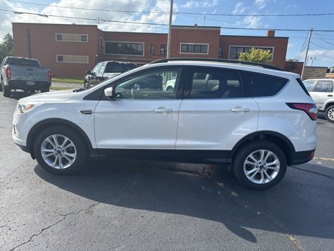 Used 2017 Ford Escape SE w/ Equipment Group 201A image 6