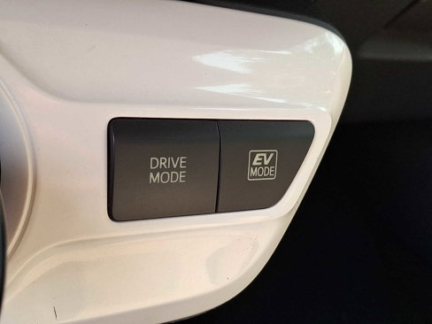 Used 2016 Toyota Prius Two image 21