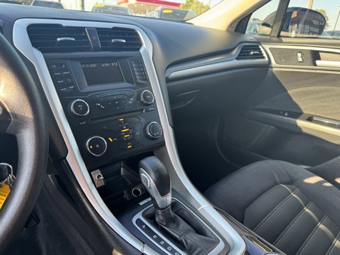 Used 2013 Ford Fusion SE image 26
