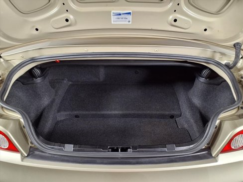 Used 2005 BMW Z4 2.5i image 10