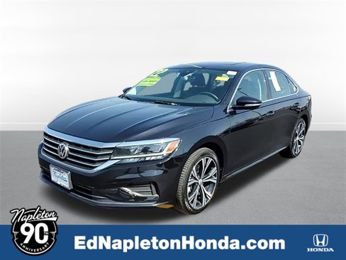 Used 2022 Volkswagen Passat 2.0T SE image 1
