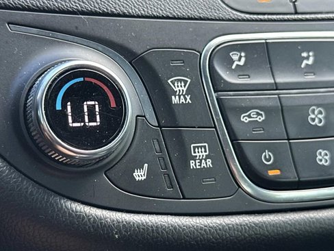 Used 2021 Chevrolet Malibu LT w/ Leather Package image 23