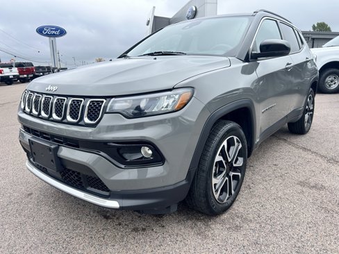 Used 2024 Jeep Compass Limited image 9