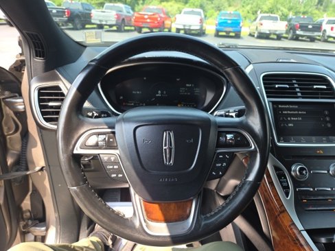 Used 2019 Lincoln Nautilus Select image 22