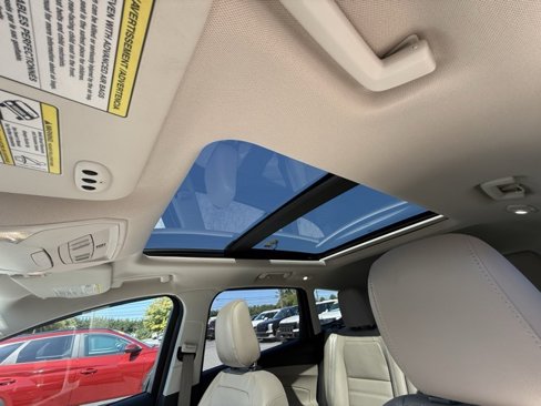 Used 2018 Ford Escape Titanium image 16
