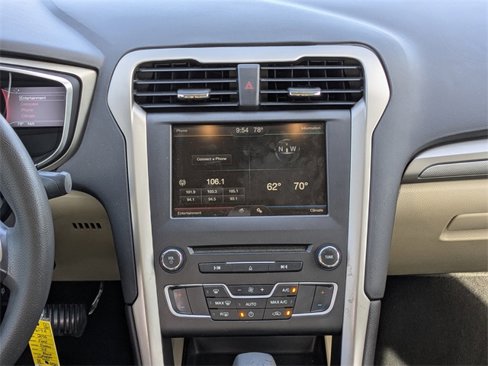 Used 2016 Ford Fusion SE image 17