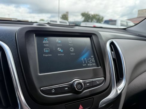 Used 2018 Chevrolet Equinox LS image 33