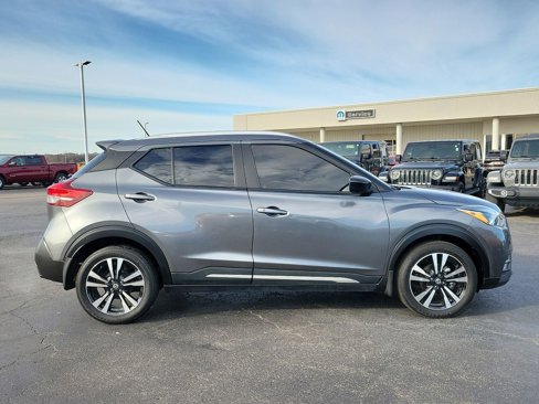 Used 2020 Nissan Kicks SR image 6