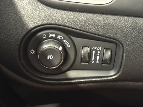 Used 2021 Jeep Renegade Latitude image 17