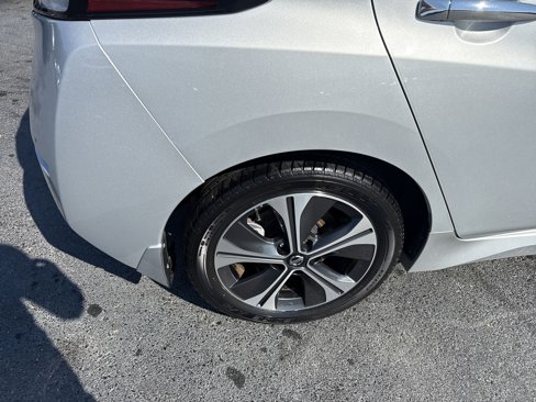 Used 2018 Nissan Leaf SV w/ SV Technology Package image 23