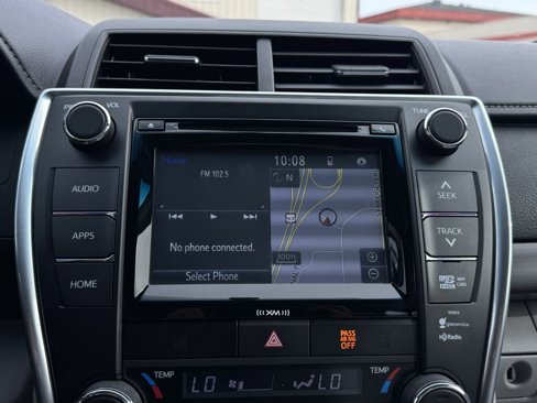 Used 2016 Toyota Camry XLE image 4