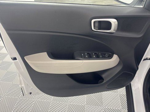 New 2025 Hyundai Venue SEL image 13