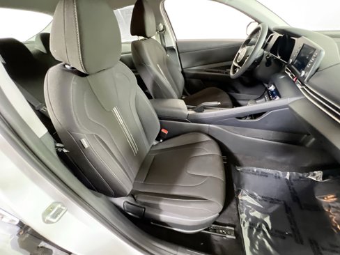 Used 2023 Hyundai Elantra SEL image 25