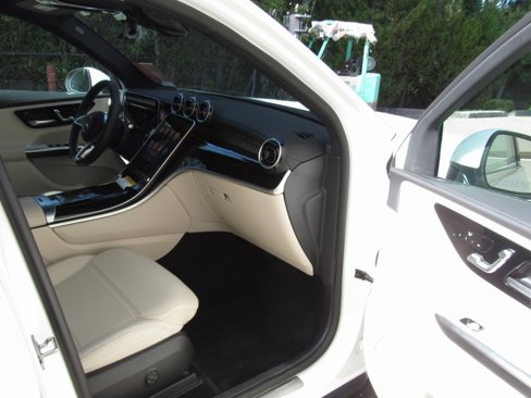 Certified 2025 Mercedes-Benz GLC 300 4MATIC image 17