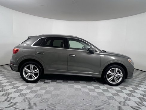 Used 2022 Audi Q3 2.0T Premium Plus w/ Premium Plus Package image 8
