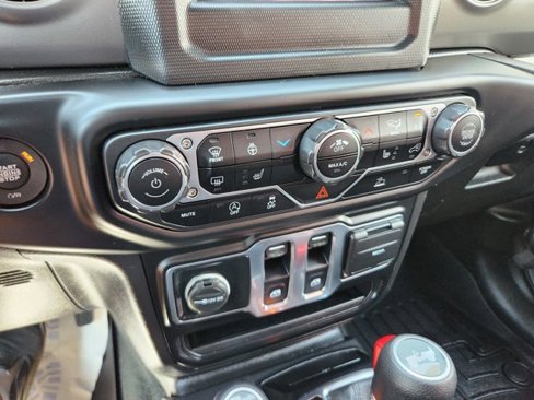 Used 2022 Jeep Wrangler Willys image 10