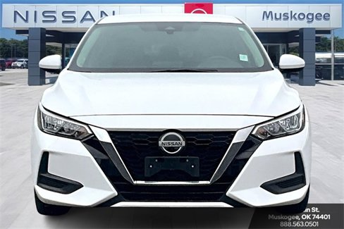 Used 2023 Nissan Sentra SV image 2