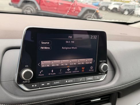Used 2023 Nissan Rogue S image 17