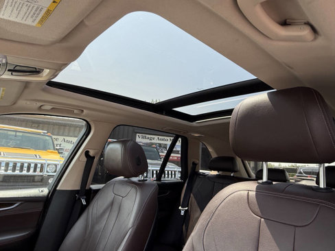 Used 2015 BMW X5 xDrive35d image 12