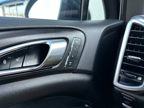 Used 2014 Porsche Cayenne image 26