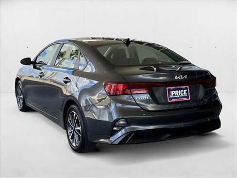 Used 2023 Kia Forte LXS image 3