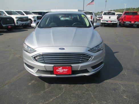 Used 2017 Ford Fusion SE image 9