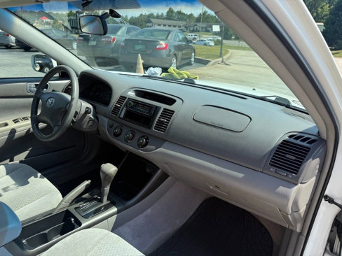 Used 2004 Toyota Camry LE image 14