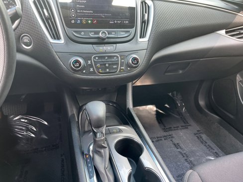 Used 2024 Chevrolet Malibu LT image 37