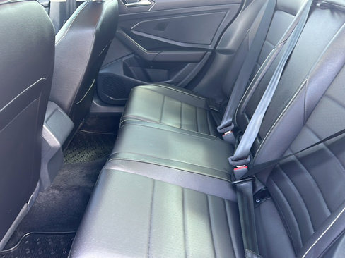 Used 2023 Volkswagen Jetta SE w/ Panoramic Sunroof Package image 18