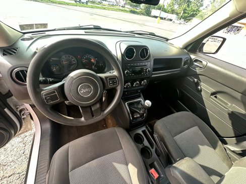 Used 2016 Jeep Patriot Sport image 18