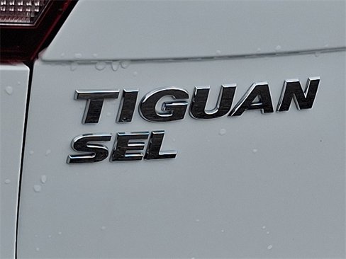 Used 2018 Volkswagen Tiguan SEL image 31