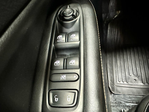 Used 2017 Jeep Compass Limited image 32