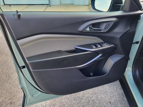 New 2025 Chevrolet Trax ACTIV w/ Sunroof Package image 14