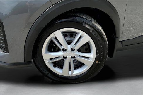 New 2025 Nissan Kicks S image 12