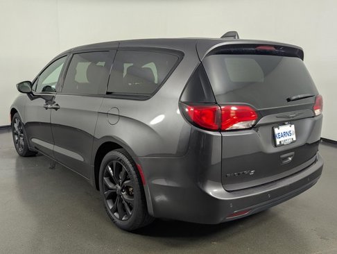 Used 2020 Chrysler Pacifica Touring w/ S Appearance Package image 6