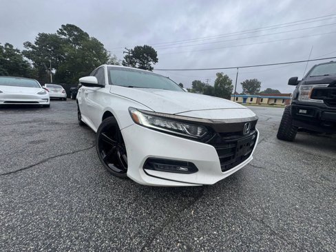Used 2018 Honda Accord Sport image 2