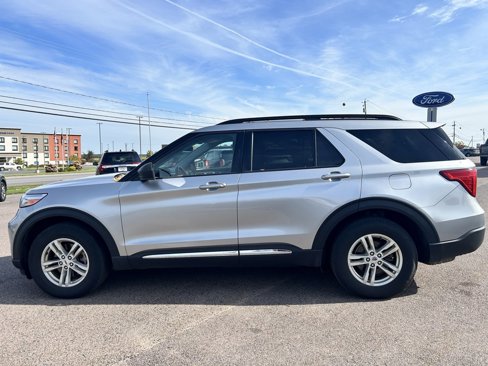 Certified 2021 Ford Explorer XLT w/ Equipment Group 202A image 2