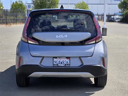 Used 2023 Kia Soul LX w/ LX Technology Package image 5