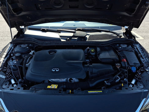 Used 2017 INFINITI QX30 Premium w/ Cargo Package image 28