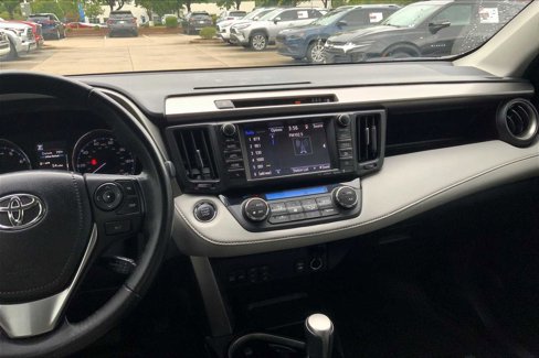 Used 2018 Toyota RAV4 Limited image 6