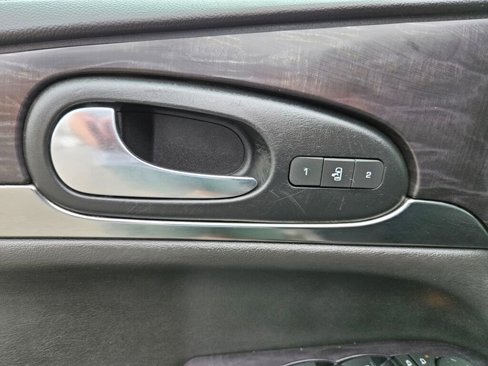 Used 2017 Buick Enclave Premium image 25