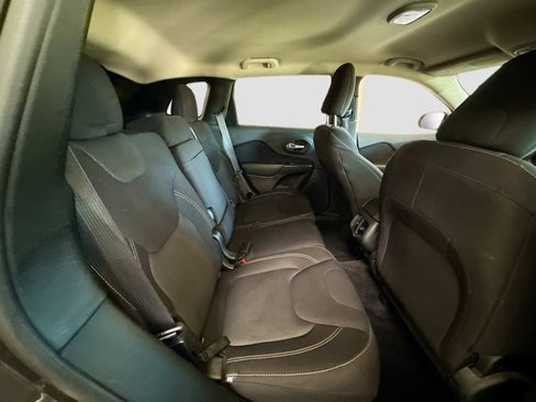 Used 2016 Jeep Cherokee Latitude image 25