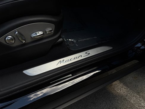 Used 2018 Porsche Macan S image 30