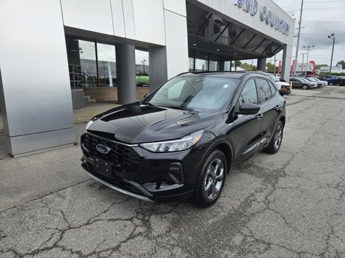 Used 2024 Ford Escape ST-Line image 2
