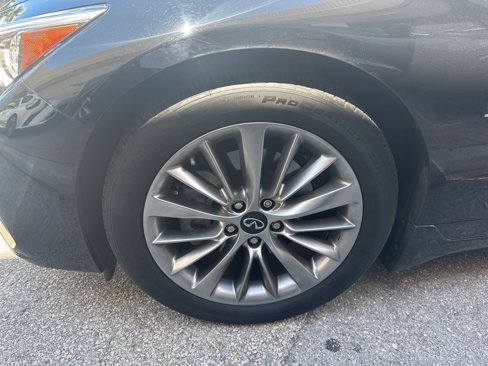 Used 2020 INFINITI Q50 Luxe w/ Essential Package (3.0T Luxe) image 4