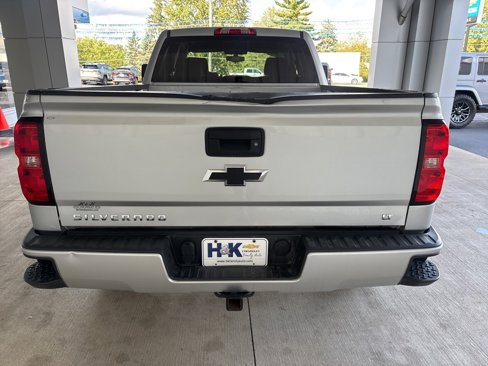 Used 2018 Chevrolet Silverado 1500 LT w/ LPO, Black Pack image 6