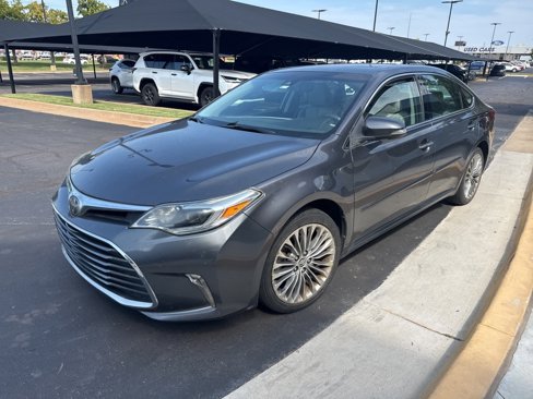 Used 2016 Toyota Avalon Limited image 1