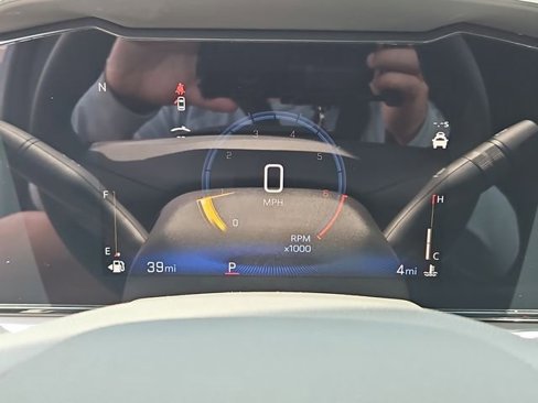 New 2025 Chevrolet Trax LT w/ Driver Confidence Package image 9