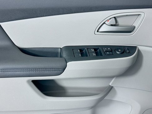 Used 2011 Honda Odyssey EX image 16
