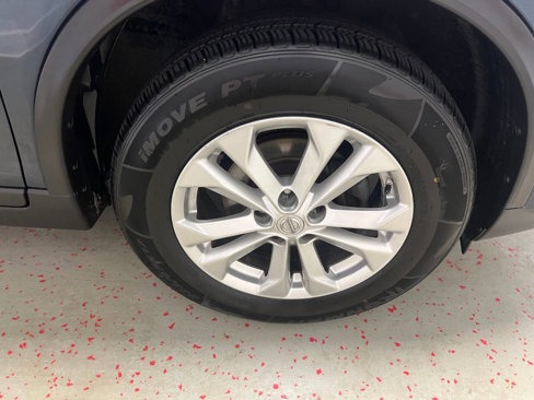 Used 2015 Nissan Rogue SV w/ SV Moonroof Package image 23